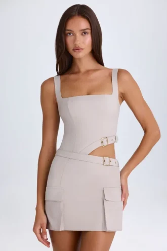 Acadia Minikleid mit Gürtel und Cut-outs in Taupe