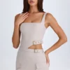 Acadia Minikleid mit Gürtel und Cut-outs in Taupe Acadia Minikleid mit Gürtel und Cut-outs in Taupe