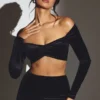 Adele Samt-Crop-Top mit gerafften Schultern in Jet Black Adele Samt-Crop-Top mit gerafften Schultern in Jet Black