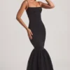 Adelpha Tüll-Fischschwanzkleid in Schwarz Adelpha Tüll-Fischschwanzkleid in Schwarz