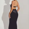 Adriana Maxikleid aus Samt mit Neckholder-Ausschnitt in Tiefschwarz