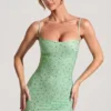 Aellin verziertes, figurbetontes Minikleid in Pistazie Aellin verziertes, figurbetontes Minikleid in Pistazie
