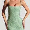 Aellin verziertes, figurbetontes Minikleid in Pistazie Aellin verziertes, figurbetontes Minikleid in Pistazie