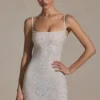 Aellin verziertes, figurbetontes Minikleid in Weiß Aellin verziertes, figurbetontes Minikleid in Weiß