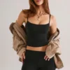 Ailany Modal-Oberteil mit U-Ausschnitt in Schwarz Ailany Modal-Oberteil mit U-Ausschnitt in Schwarz