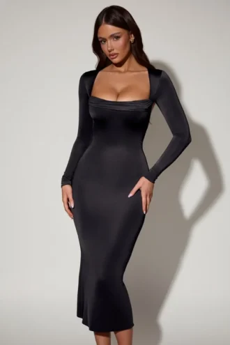 Aimee Langarm-Midaxi-Kleid mit Wasserfallausschnitt in Schwarz Aimee Langarm-Midaxi-Kleid mit Wasserfallausschnitt in Schwarz