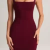 Ainslee Midi-Kleid aus Modal mit quadratischem Ausschnitt in Weinrot Ainslee Midi-Kleid aus Modal mit quadratischem Ausschnitt in Weinrot