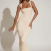 Ainslee Midi-Kleid mit quadratischem Ausschnitt in Elfenbein Ainslee Midi-Kleid mit quadratischem Ausschnitt in Elfenbein