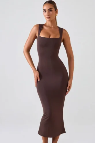 Ainslee Midi-Kleid mit quadratischem Ausschnitt in Schokoladenbraun Ainslee Midi-Kleid mit quadratischem Ausschnitt in Schokoladenbraun