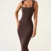 Ainslee Midi-Kleid mit quadratischem Ausschnitt in Schokoladenbraun Ainslee Midi-Kleid mit quadratischem Ausschnitt in Schokoladenbraun