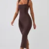 Ainslee Midi-Kleid mit quadratischem Ausschnitt in Schokoladenbraun Ainslee Midi-Kleid mit quadratischem Ausschnitt in Schokoladenbraun
