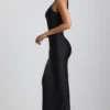 Akeeva Asymmetrisches One-Shoulder-Maxikleid mit Rüschen in Schwarz Akeeva Asymmetrisches One-Shoulder-Maxikleid mit Rüschen in Schwarz