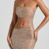 Alamea Bandeau-Maxikleid mit Verzierungen und Cut-outs in Honig Alamea Bandeau-Maxikleid mit Verzierungen und Cut-outs in Honig