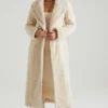 Alaska langer Shearling-Mantel in Creme Alaska langer Shearling-Mantel in Creme