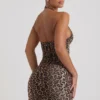 Alena gerafftes, figurbetontes Minikleid mit Neckholder in Leopardenmuster Alena gerafftes, figurbetontes Minikleid mit Neckholder in Leopardenmuster