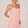 Alessandra Bandeau-Minikleid in Blush Pink
