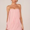 Alessandra Bandeau-Minikleid in Blush Pink