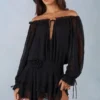 Alessia Off-Shoulder-Minikleid mit Ballonärmeln in Schwarz Alessia Off-Shoulder-Minikleid mit Ballonärmeln in Schwarz