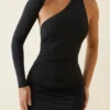 Alina Asymmetrisches, gerafftes Minikleid mit offenem Rücken in Schwarz Alina Asymmetrisches, gerafftes Minikleid mit offenem Rücken in Schwarz