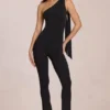 Alira Modal-Jumpsuit mit einer Schulter in Schwarz Alira Modal-Jumpsuit mit einer Schulter in Schwarz