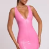 Allani Vinyl-Minikleid mit tiefem Ausschnitt in Rosa Allani Vinyl-Minikleid mit tiefem Ausschnitt in Rosa