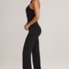 Alouette Modal-Jumpsuit mit einer Schulter in Schwarz Alouette Modal-Jumpsuit mit einer Schulter in Schwarz