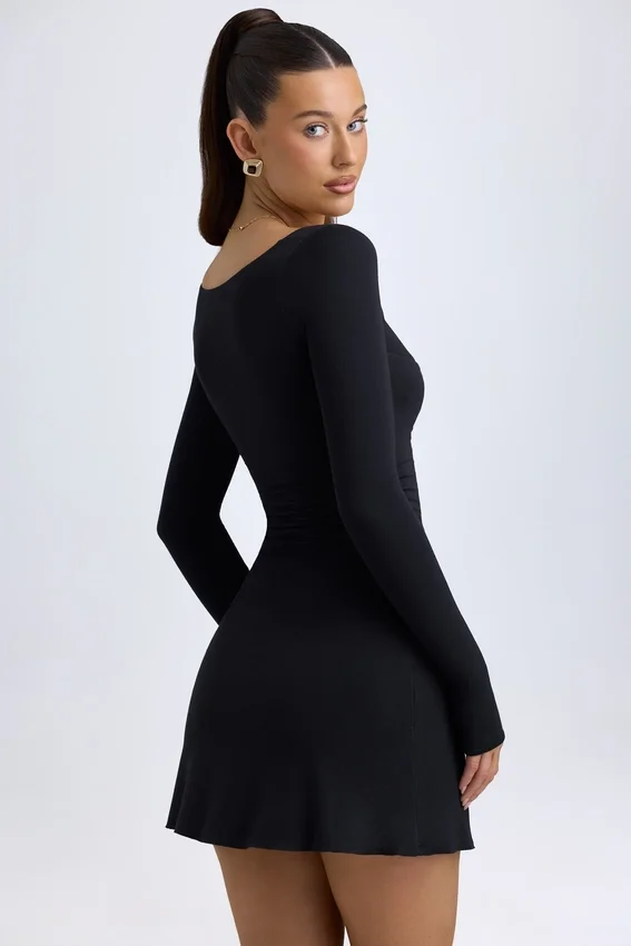 Alvie Modal-Minikleid mit Lagen und A-Linie in Schwarz Alvie Modal-Minikleid mit Lagen und A-Linie in Schwarz