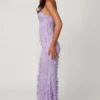 Amal Maxikleid mit Schnürung und Spitzenbesatz in Lila Amal Maxikleid mit Schnürung und Spitzenbesatz in Lila