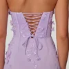 Amal Maxikleid mit Schnürung und Spitzenbesatz in Lila Amal Maxikleid mit Schnürung und Spitzenbesatz in Lila