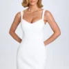 Amaria Micro-Minikleid mit Herzausschnitt in Weiß Amaria Micro-Minikleid mit Herzausschnitt in Weiß