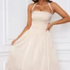 Amelie Midi-Kleid mit Neckholder, Schnürung und Rüschen aus Spitze in Elfenbein Amelie Midi-Kleid mit Neckholder, Schnürung und Rüschen aus Spitze in Elfenbein