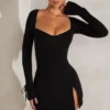 Amryn Langarm-A-Linien-Minikleid in Schwarz Amryn Langarm-A-Linien-Minikleid in Schwarz