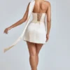 Anastasia – Drapiertes Satin-Minikleid mit Neckholder in Elfenbein Anastasia – Drapiertes Satin-Minikleid mit Neckholder in Elfenbein