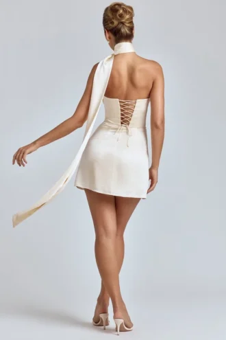 Anastasia – Drapiertes Satin-Minikleid mit Neckholder in Elfenbein