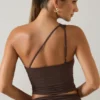 Andi Modal-One-Shoulder-Oberteil in Schokoladenbraun