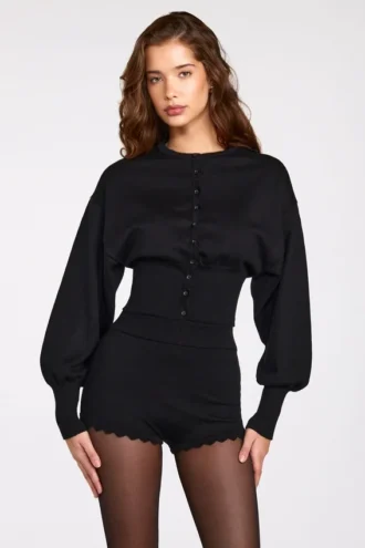 Anele Strick-Cardigan mit langen Ärmeln in Schwarz Anele Strick-Cardigan mit langen Ärmeln in Schwarz