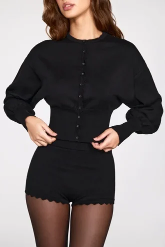 Anele Strick-Cardigan mit langen Ärmeln in Schwarz Anele Strick-Cardigan mit langen Ärmeln in Schwarz