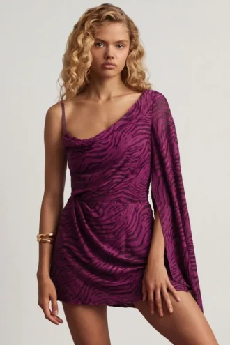 Angelie Devoré Einarmiges A-Linien-Minikleid in Beeren-Lila
