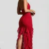 Anley Maxikleid mit Rüschen und verziertem Neckholder in Rot Anley Maxikleid mit Rüschen und verziertem Neckholder in Rot