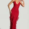 Anley Maxikleid mit Rüschen und verziertem Neckholder in Rot Anley Maxikleid mit Rüschen und verziertem Neckholder in Rot