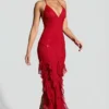 Anley Maxikleid mit Rüschen und verziertem Neckholder in Rot Anley Maxikleid mit Rüschen und verziertem Neckholder in Rot