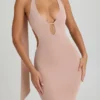 Anneka Maxikleid mit Halterneck und Ausschnitt mit Schaldetail in Warm Peach Anneka Maxikleid mit Halterneck und Ausschnitt mit Schaldetail in Warm Peach