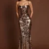 Antea Maxikleid mit Verzierungen und geradem Ausschnitt in Schwarz mit Goldfolie Antea Maxikleid mit Verzierungen und geradem Ausschnitt in Schwarz mit Goldfolie
