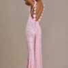 Ariette Premium-Maxikleid mit Verzierungen und offenem Rücken in Babyrosa Ariette Premium-Maxikleid mit Verzierungen und offenem Rücken in Babyrosa