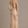 Ariette Premium Maxikleid mit Verzierungen und offenem Rücken in Gold Ariette Premium Maxikleid mit Verzierungen und offenem Rücken in Gold