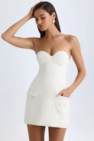 Arta trägerloses, strukturiertes Tulpen-Minikleid in Vanille