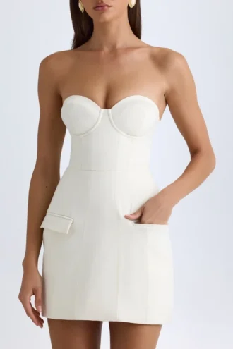 Arta trägerloses, strukturiertes Tulpen-Minikleid in Vanille