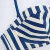 Ascona-Bikinioberteil mit Bügeln, Neckholder und Balconette-Schnitt in marineblauen Streifen