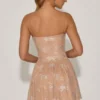 Atiyah Verziertes Minikleid mit Trägern in Mandel Atiyah Verziertes Minikleid mit Trägern in Mandel