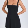 Aubrielle Minikleid mit Spitzenbesatz in Schwarz Aubrielle Minikleid mit Spitzenbesatz in Schwarz